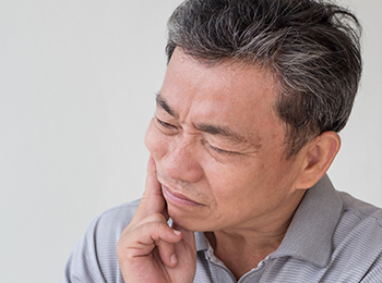 入れ歯の着脱の煩雑さから解放されます。